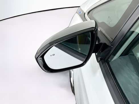 Used 2019 Chevrolet Bolt LT FWD image 16