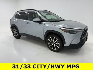 Used 2024 Toyota Corolla Cross XLE video 1