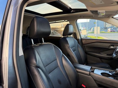 Used 2023 Nissan Rogue SL w/ SL Premium Package image 20