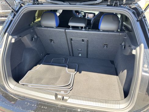 Certified 2024 Volkswagen Golf R AWD/4WD image 36