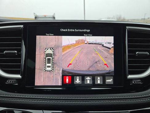 New 2026 Chrysler Pacifica Select AWD/4WD image 21