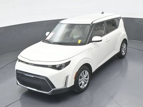 Used 2023 Kia Soul LX FWD image 42
