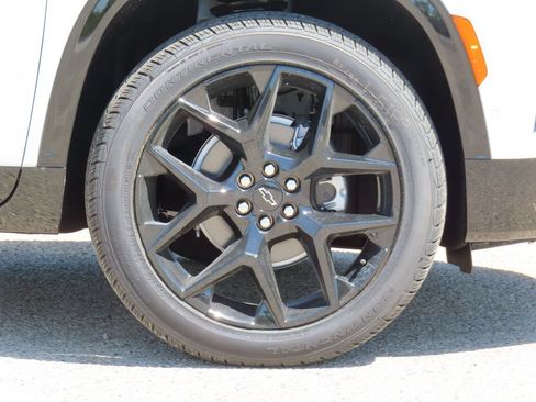 New 2026 Chevrolet Traverse RS w/ LPO, Floor Liner Package AWD/4WD image 17