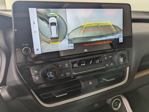 Used 2025 Toyota Grand Highlander AWD Hybrid image 24