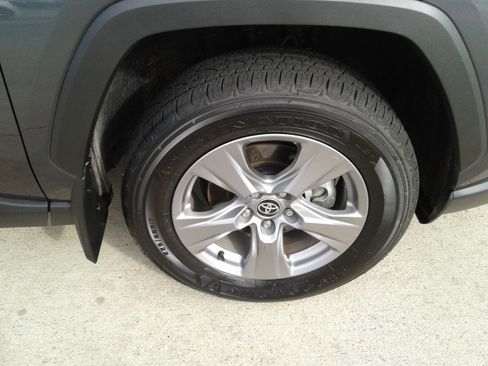 Used 2025 Toyota RAV4 XLE image 9