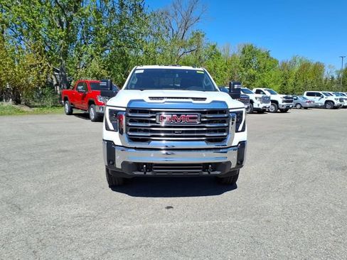 New 2026 GMC Sierra 3500 SLE w/ SLE Value Package AWD/4WD image 9
