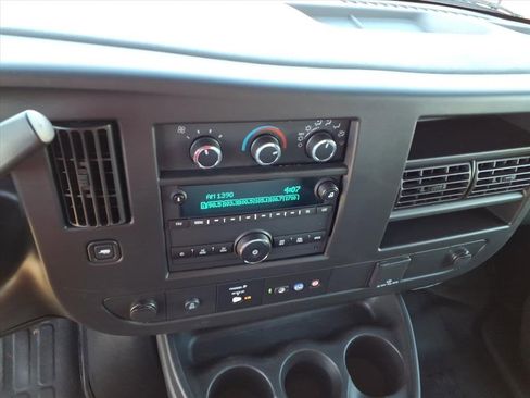 Used 2022 GMC Savana 3500 Extended image 20