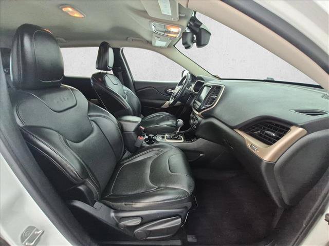 Used 2017 Jeep Cherokee Limited w/ Luxury Group FWD image 23
