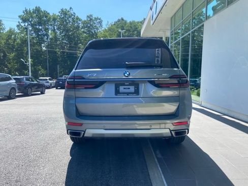 Used 2024 BMW X7 xDrive40i w/ Premium Package AWD/4WD image 8