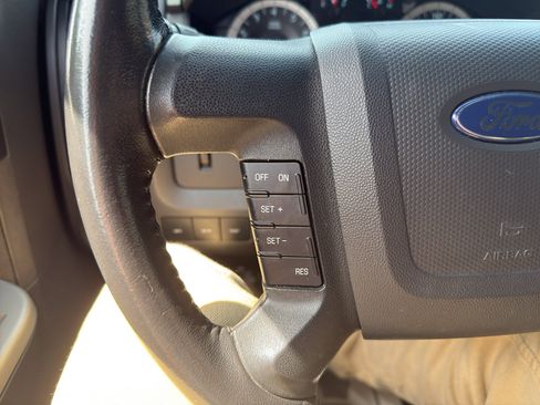 Used 2012 Ford Escape XLT AWD/4WD image 16