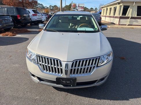 Used 2010 Lincoln MKZ image 8