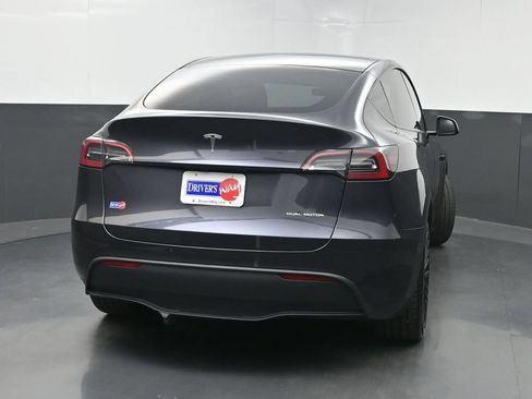 Used 2024 Tesla Model Y Long Range AWD/4WD image 39