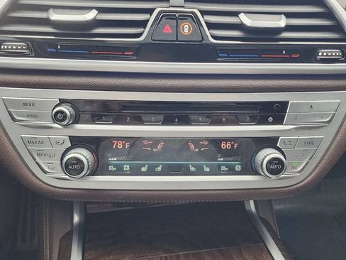 Used 2020 BMW 750i xDrive w/ M Sport Package image 24