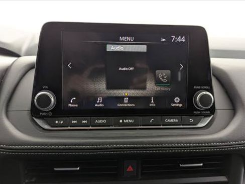 Used 2025 Nissan Rogue SV FWD image 26