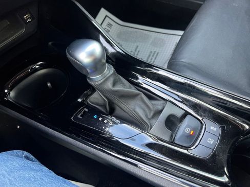 Used 2021 Toyota C-HR Limited image 23