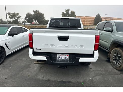 Used 2025 Toyota Tacoma TRD Sport w/ TRD Sport Upgrade Package AWD/4WD image 6