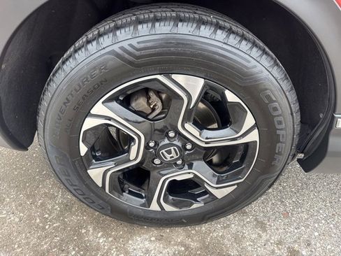 Used 2018 Honda CR-V Touring image 19