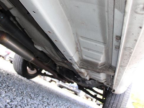 Used 2011 Mitsubishi Endeavor SE image 28