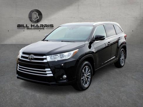 Used 2018 Toyota Highlander XLE image 1