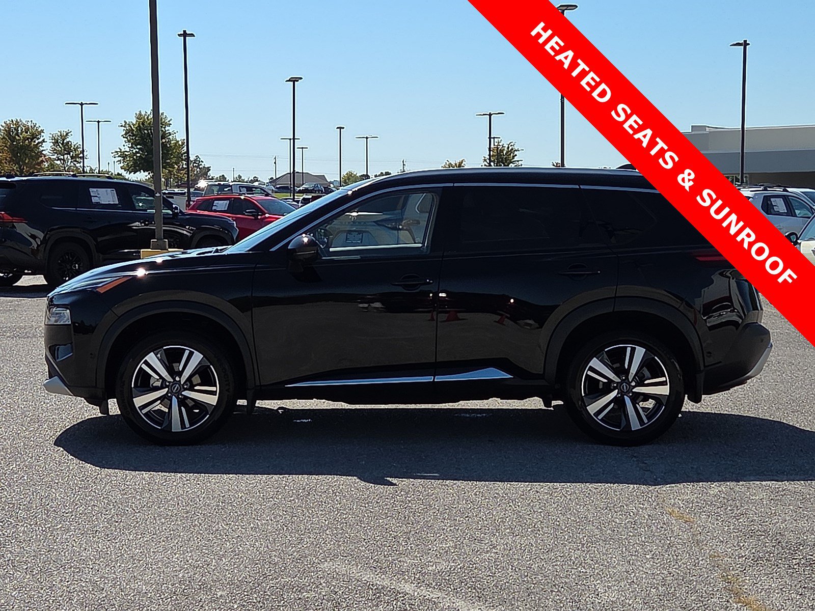 Used 2023 Nissan Rogue Platinum w/ Platinum Premium Package FWD image 3