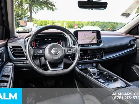 Used 2022 Nissan Rogue Platinum w/ Head-Up Display Package image 24