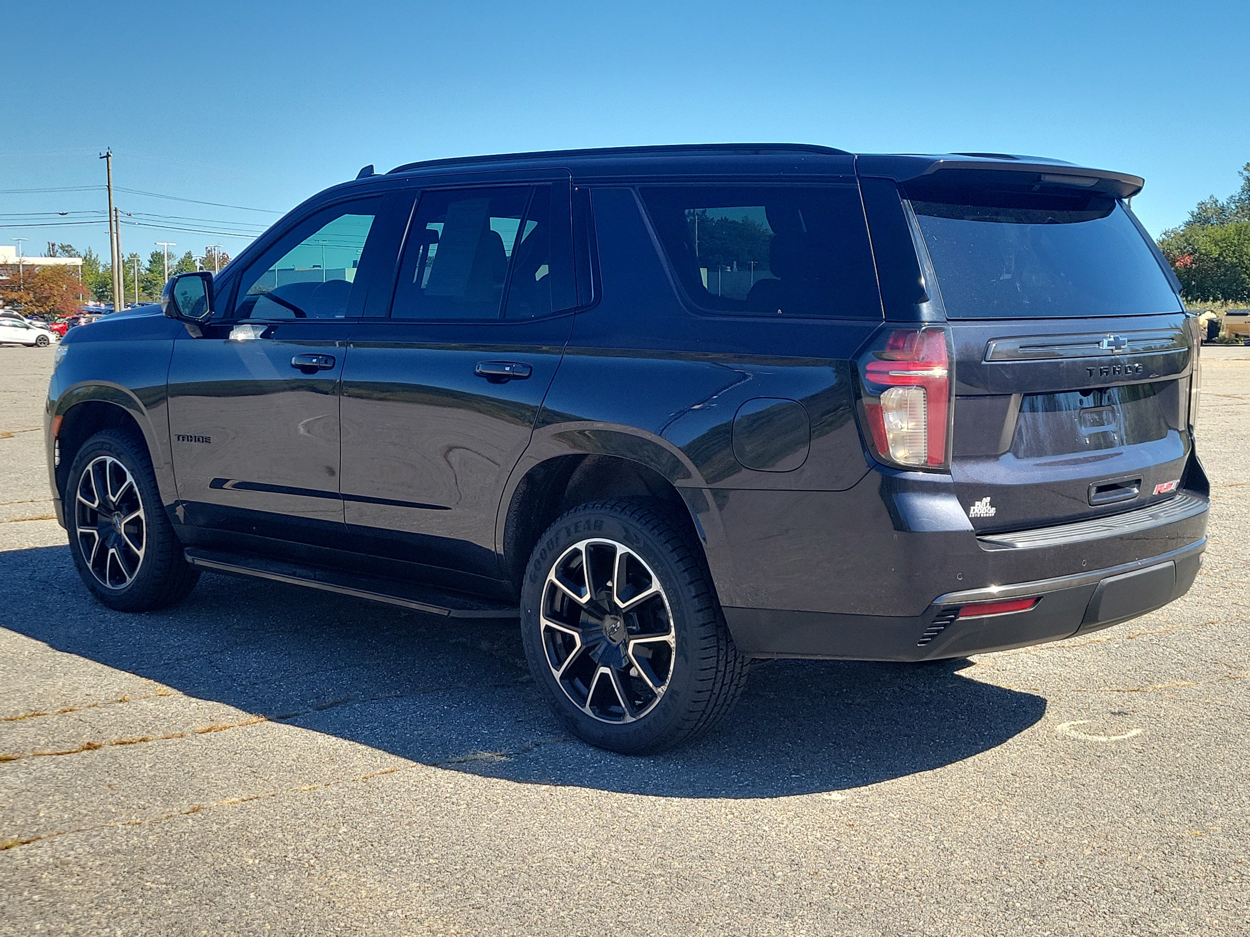 Used 2022 Chevrolet Tahoe RST w/ Luxury Package AWD/4WD image 7