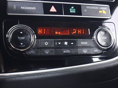 Used 2019 Mitsubishi Outlander GT AWD/4WD image 23