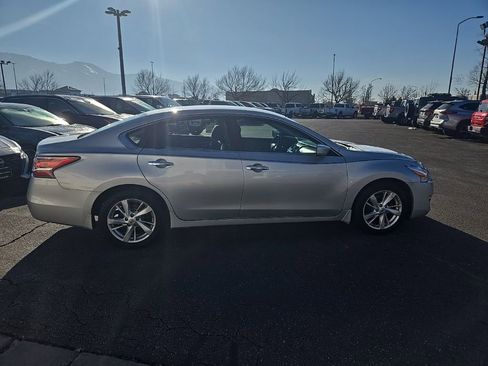 Used 2014 Nissan Altima 2.5 SV image 4