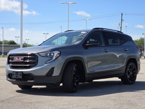 Used 2020 GMC Terrain SLE w/ Driver Convenience Package FWD image 12