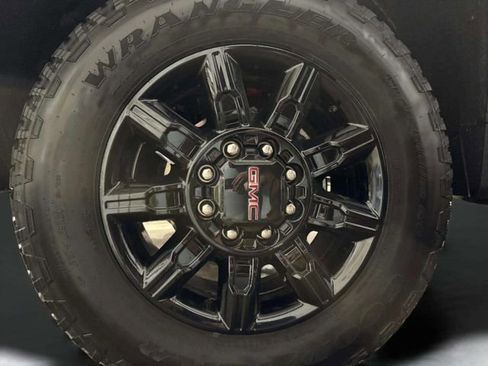 Used 2025 GMC Sierra 2500 AT4 w/ AT4 Premium Plus Package image 39