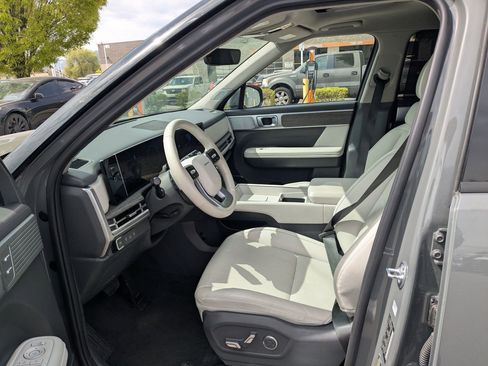 Used 2025 Hyundai Santa Fe Limited AWD/4WD image 18