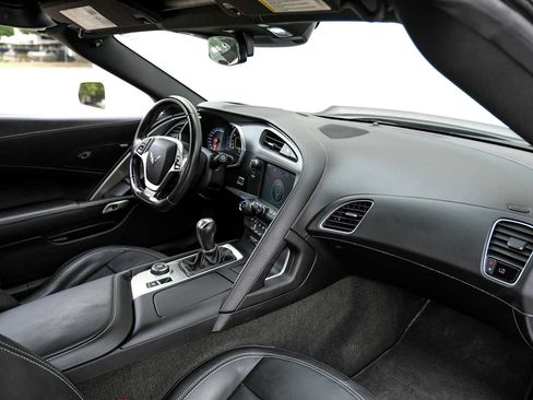 Used 2017 Chevrolet Corvette Z06 RWD image 11