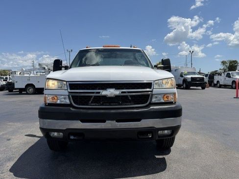 Used 2007 Chevrolet Silverado 3500 LT w/ Onstar Plus Package RWD image 3