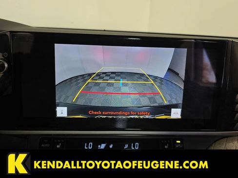 Used 2025 Toyota Camry XLE FWD image 19