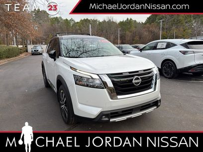 New 2025 Nissan Pathfinder Platinum w/ Cargo Package