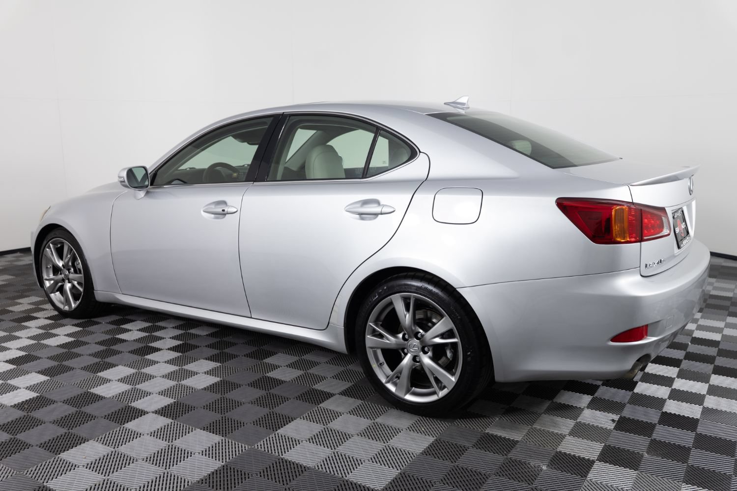 Used 2010 Lexus IS 250 w/ Premium Pkg Value Edition RWD image 4