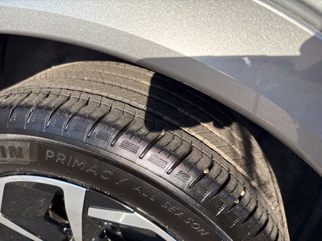 Used 2024 Chevrolet Equinox EV LT AWD/4WD image 10