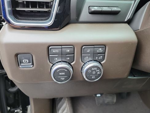 New 2026 GMC Sierra 1500 Denali w/ Denali Reserve Package AWD/4WD image 25