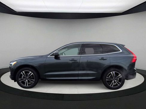 Used 2021 Volvo XC60 T5 Momentum w/ Advanced Package image 5