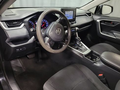 Used 2019 Toyota RAV4 LE FWD image 16