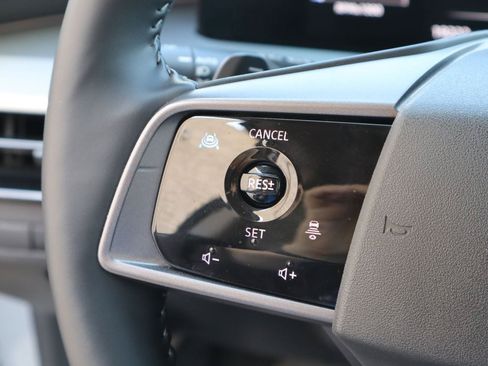 Used 2025 Nissan Murano SL AWD/4WD image 14