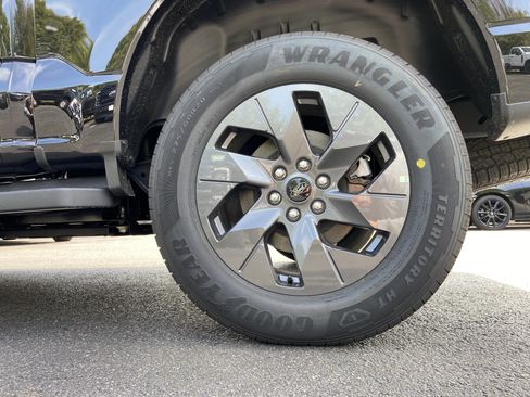 New 2025 Ford F150 Lightning Flash AWD/4WD image 6