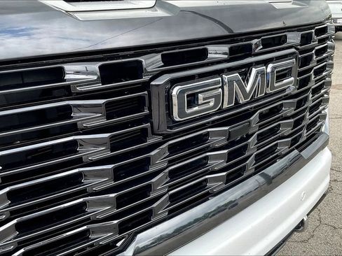 Used 2024 GMC Sierra 2500 Denali Ultimate AWD/4WD image 30