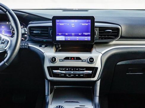 Used 2020 Ford Explorer XLT image 13