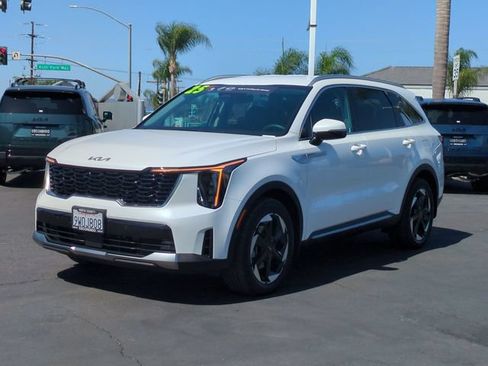 Certified 2025 Kia Sorento EX FWD image 7