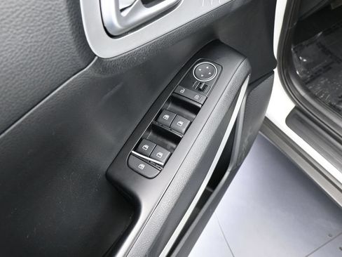 Used 2024 Kia Soul LX w/ Option Group 015 FWD image 13