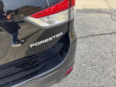 Used 2023 Subaru Forester Premium image 12