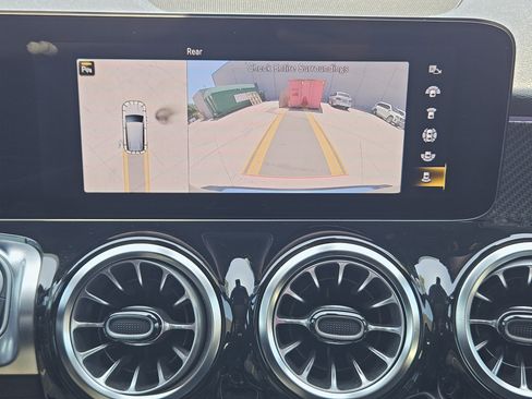 Certified 2023 Mercedes-Benz GLB 250 image 10