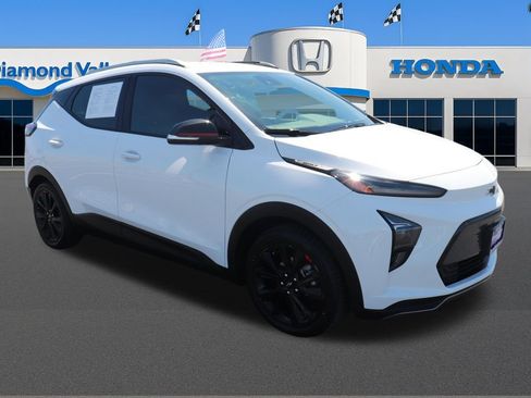 Used 2023 Chevrolet Bolt EUV LT w/ Convenience Package FWD image 1