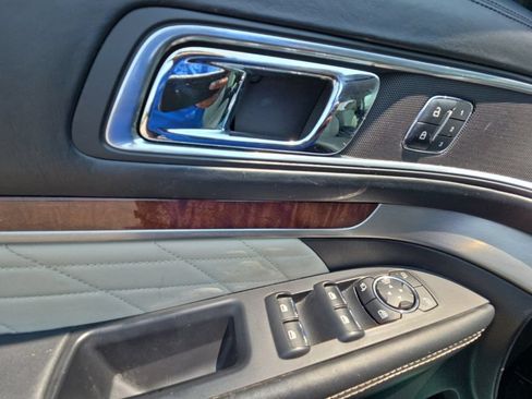 Used 2016 Ford Explorer Platinum AWD/4WD image 18